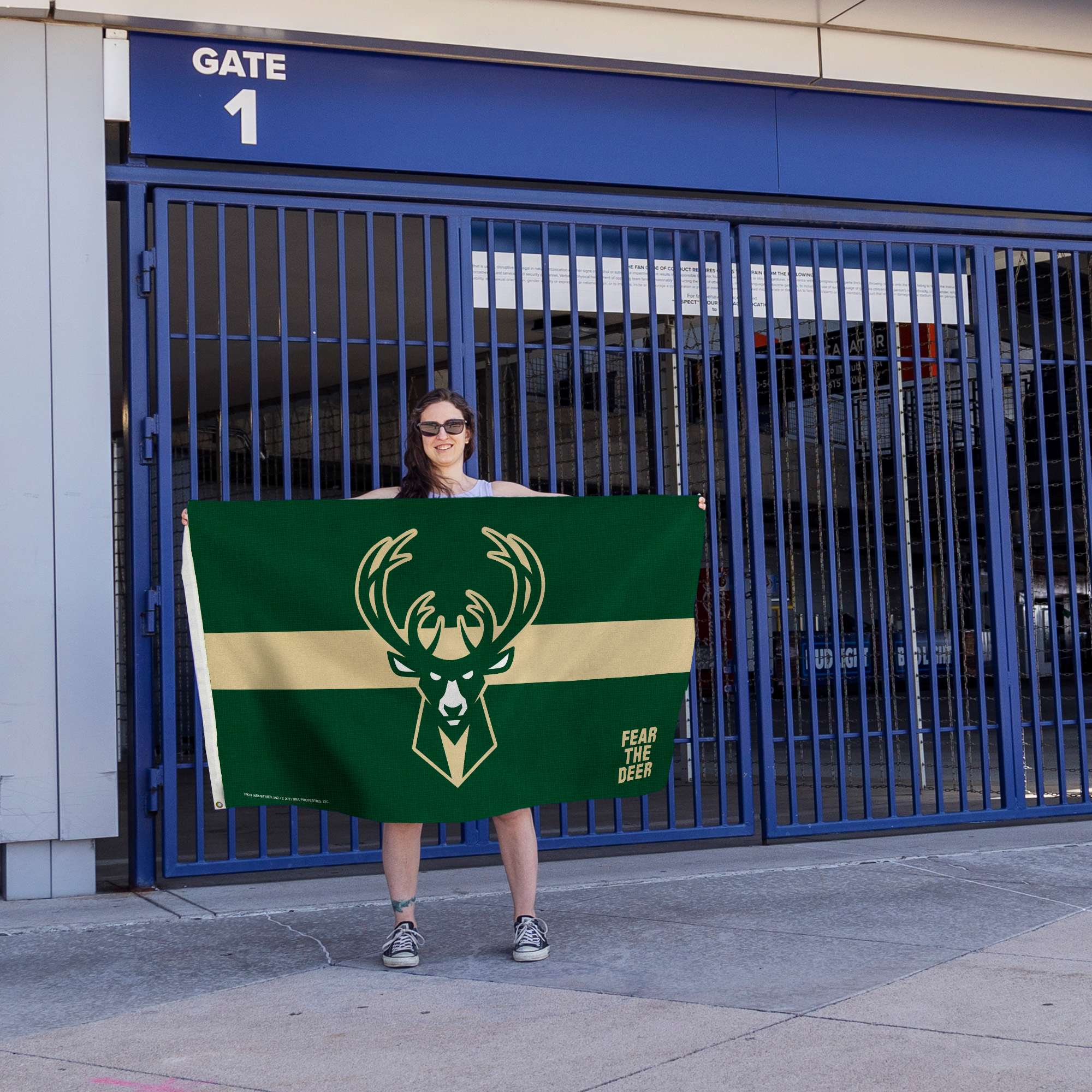 Milwaukee bucks blue store stripe